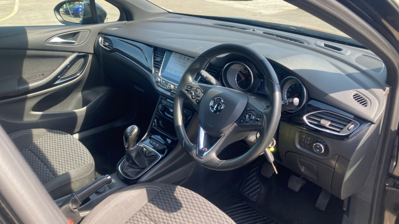 Vauxhall Astra 1.4T 16V 150 SRi Nav 5dr Petrol Hatchback